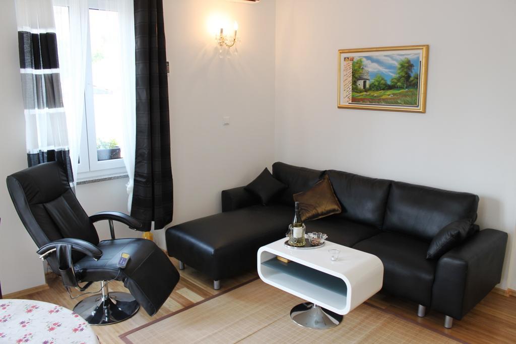 Ana Apartment Pula Oda fotoğraf